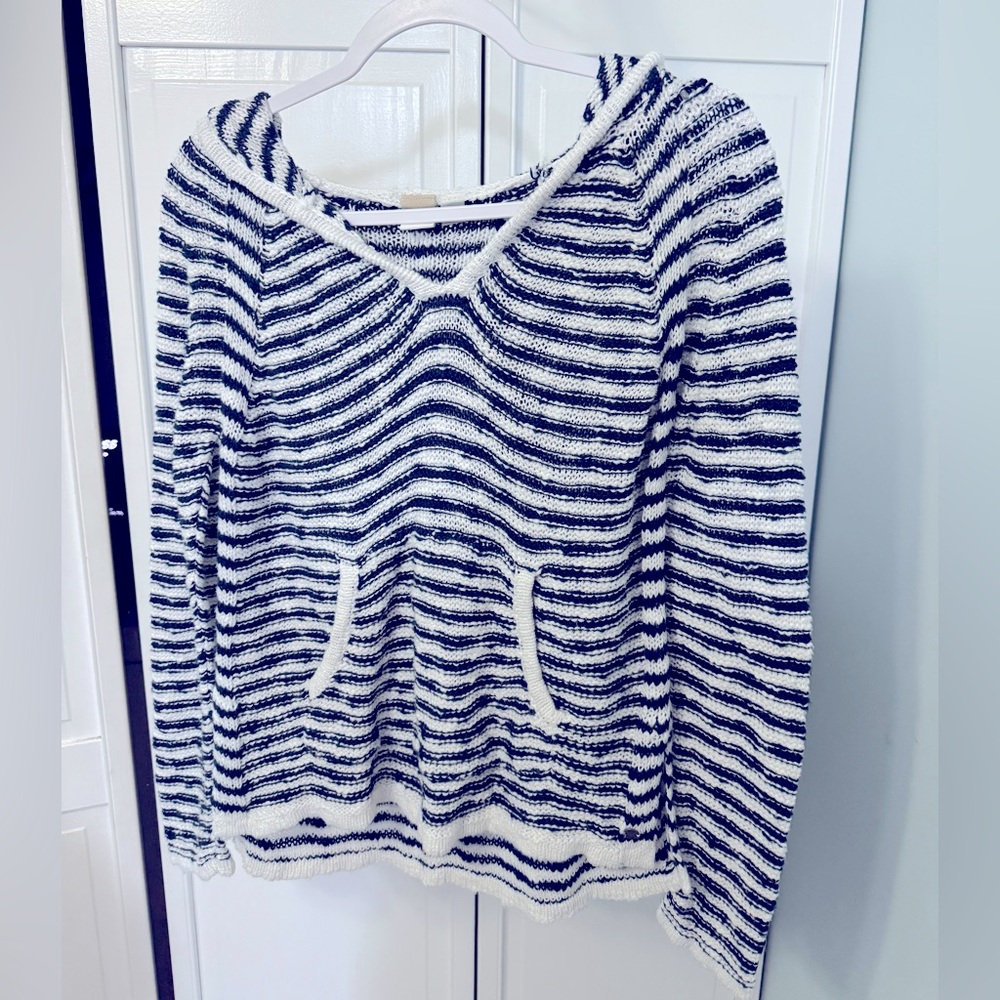 Roxy Striped Pullover Hoodie Sweater Large 
Great pre-loved condition